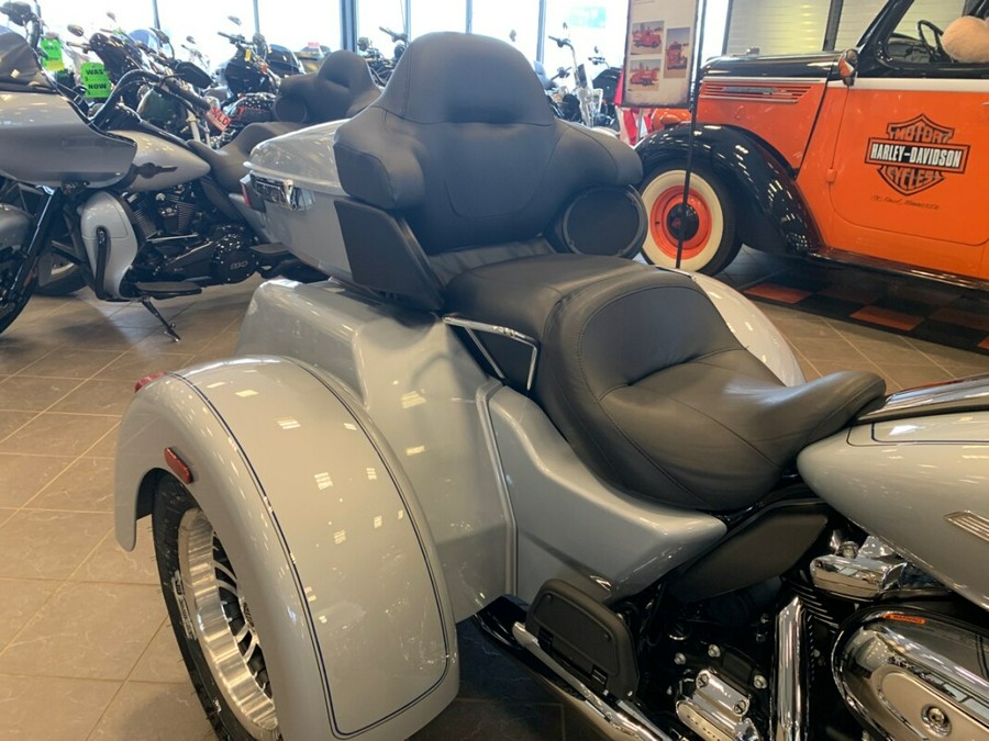 2023 Harley-Davidson Tri-Glide Ultra FLHTCUTG