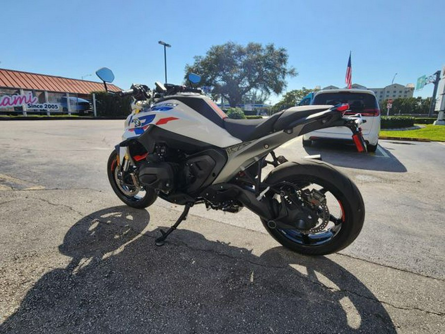 New 2026 BMW R 1300 R