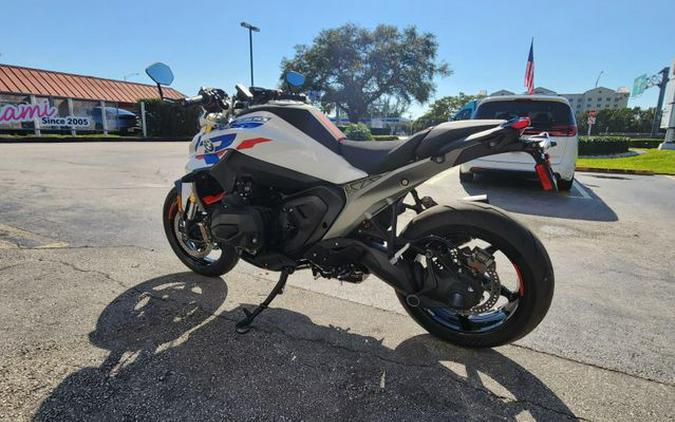 New 2026 BMW R 1300 R