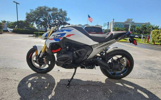 New 2026 BMW R 1300 R