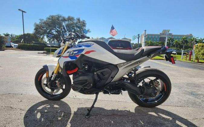 New 2026 BMW R 1300 R