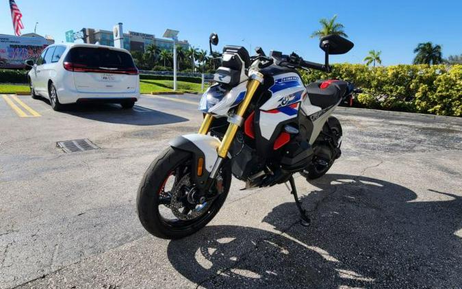 New 2026 BMW R 1300 R