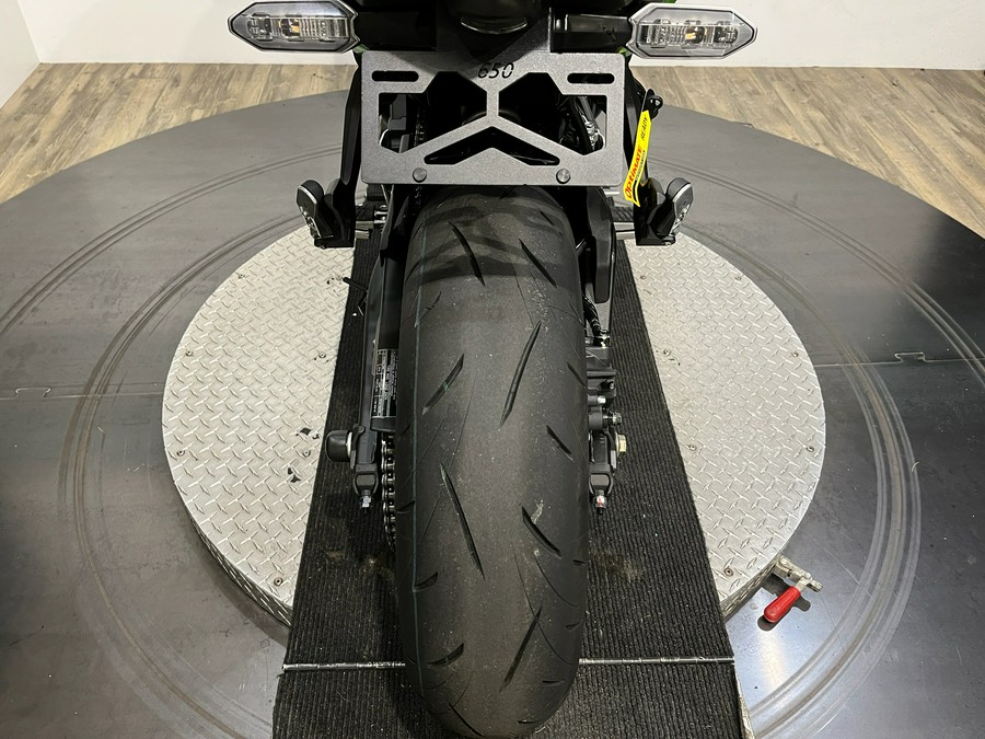 2025 Kawasaki Ninja® 650 KRT Edition ABS