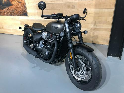 2019 Indian Scout Bobber vs. Triumph Bonneville Bobber Black: Comparison Review