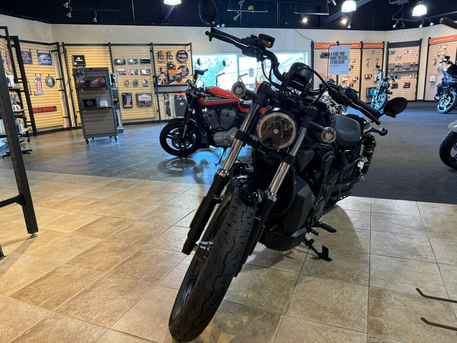 2025 Harley-Davidson® Nightster® Vivid Black