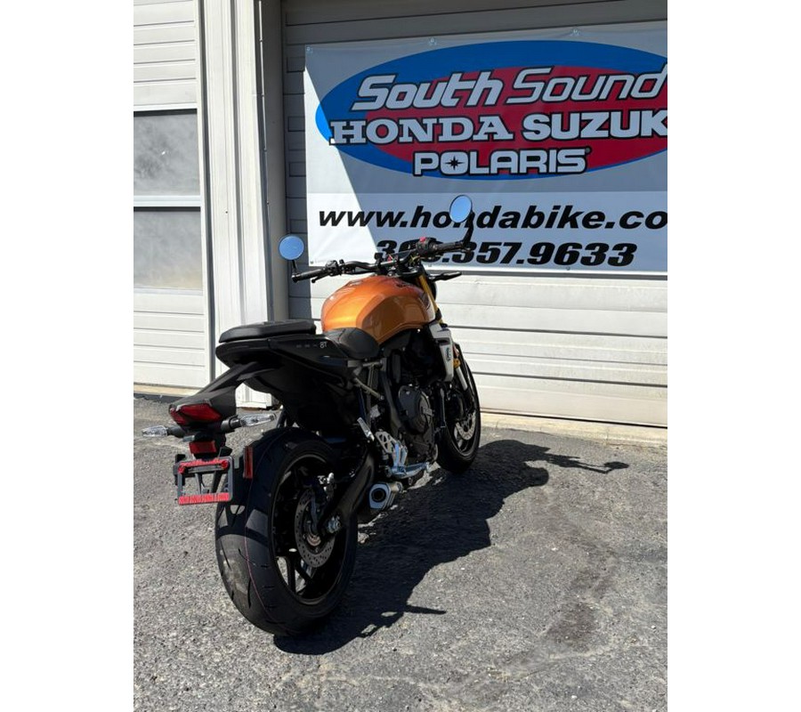 2026 Suzuki GSX800TRQM6