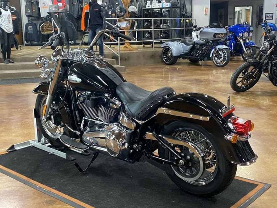 2023 Harley-Davidson FLHCS - Heritage Classic