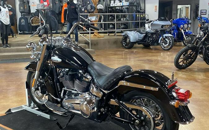 2023 Harley-Davidson FLHCS - Heritage Classic