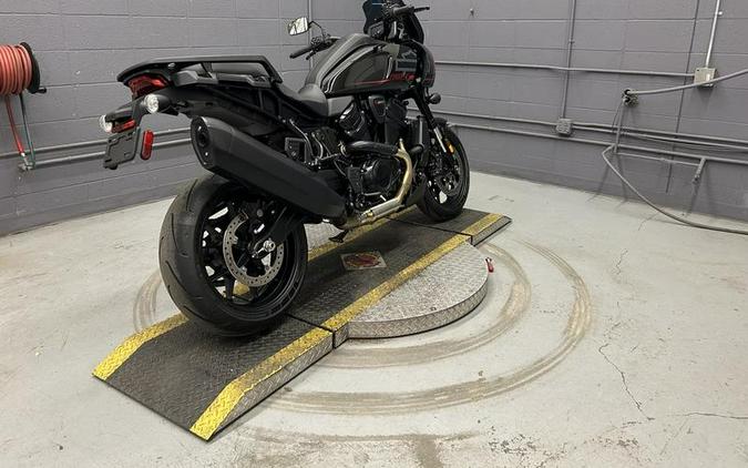 2025 Harley-Davidson® RA1250ST - Pan America® 1250 ST