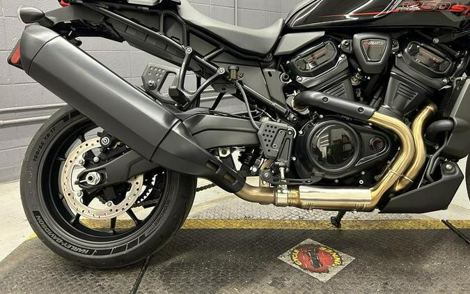 2025 Harley-Davidson® RA1250ST - Pan America® 1250 ST