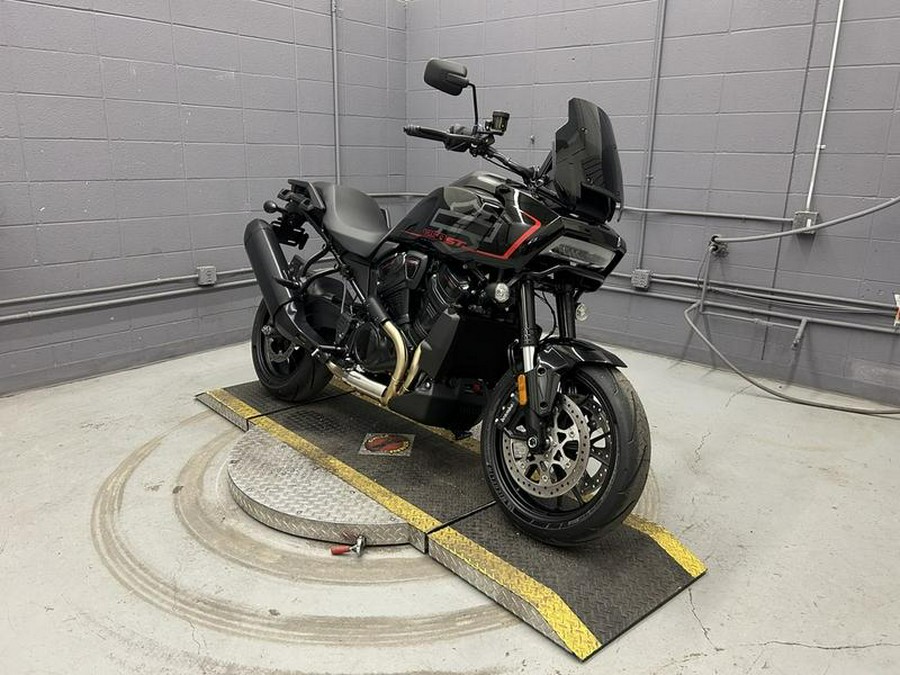 2025 Harley-Davidson® RA1250ST - Pan America® 1250 ST