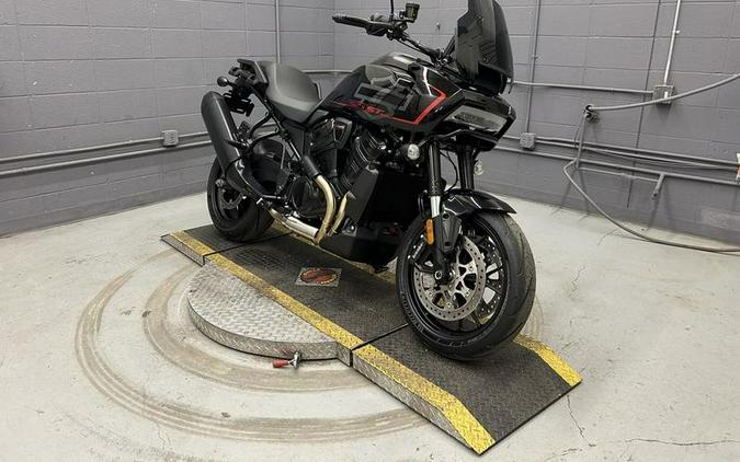 2025 Harley-Davidson® RA1250ST - Pan America® 1250 ST