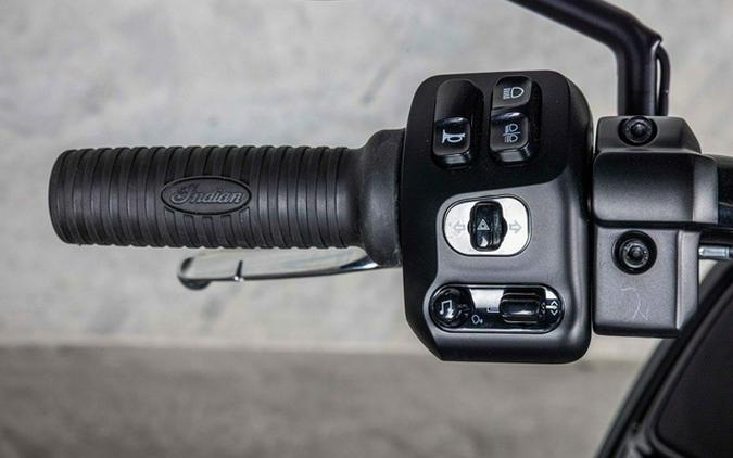 2025 Indian Pursuit Dark Horse 112 w/PowerBand Audio Heavy M