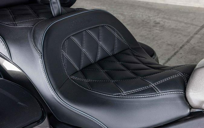 2025 Indian Pursuit Dark Horse 112 w/PowerBand Audio Heavy M