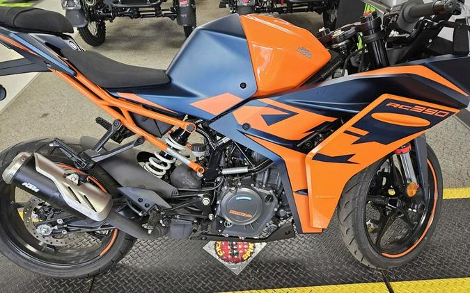 2023 KTM RC 390