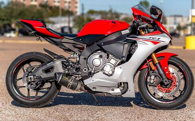 2015 Yamaha YZF-R1