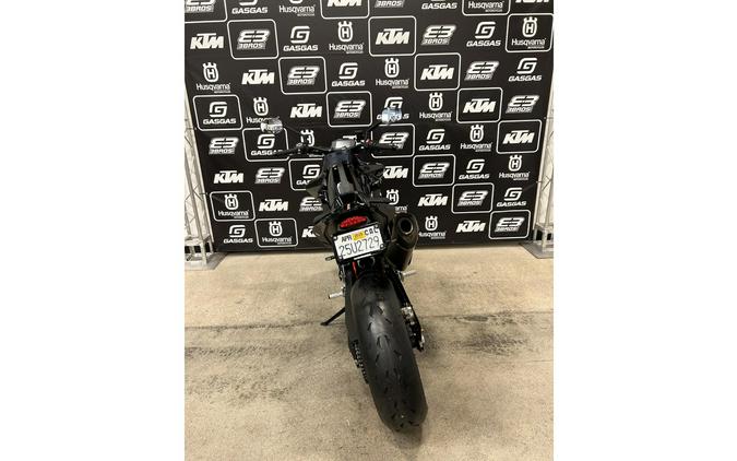 2022 890 Duke R - KTM