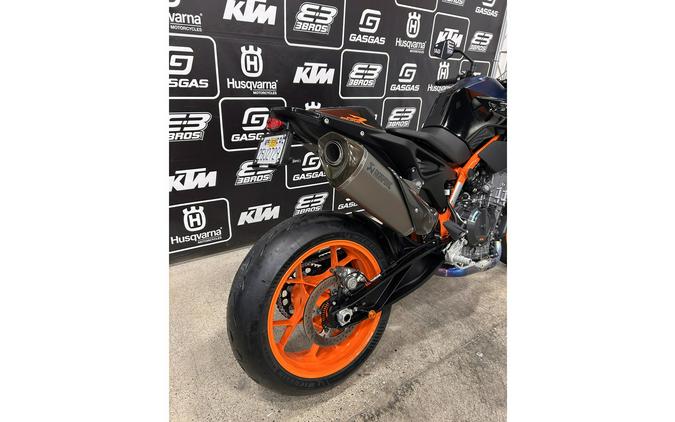 2022 890 Duke R - KTM