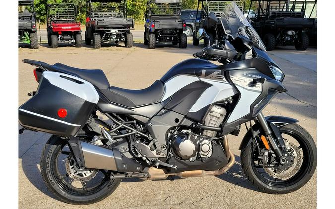 2019 Kawasaki Versys 1000 SE LT+ Review (19 Fast Facts)