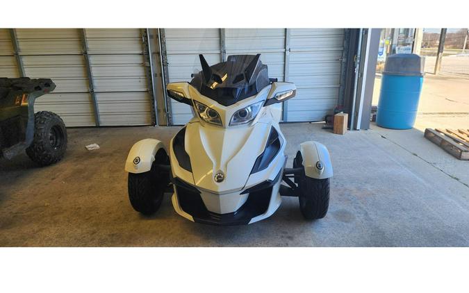 2018 Can-Am SPYDER RT SE6 White