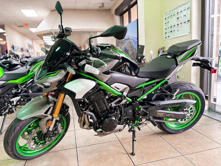 2025 Kawasaki Z900 SE ABS