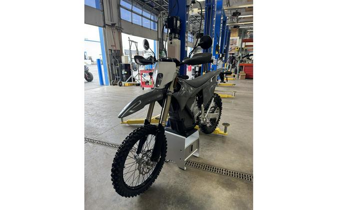 2025 Stark Future ENDURO 18"-- GRAY