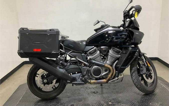 2022 Harley-Davidson® Pan America 1250 River Rock Gray - UO6623