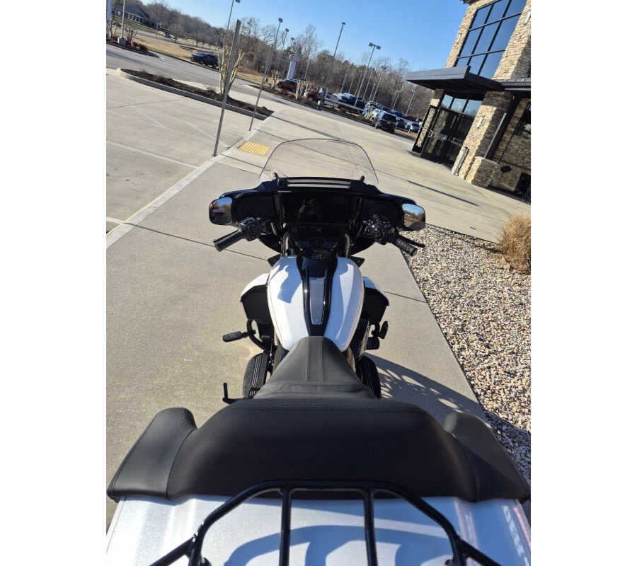 2026 Harley-Davidson® Street Glide Limited White Onyx Pearl Black Trim