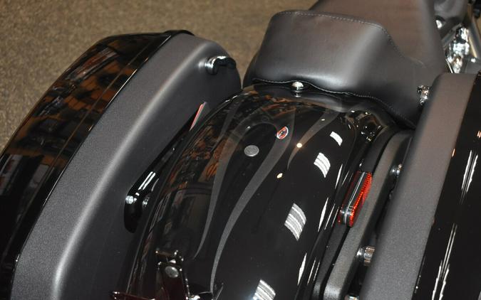 FXLRST 2025 Low Rider™ ST