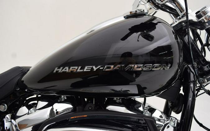 2025 Harley-Davidson Softail FXBR - Breakout
