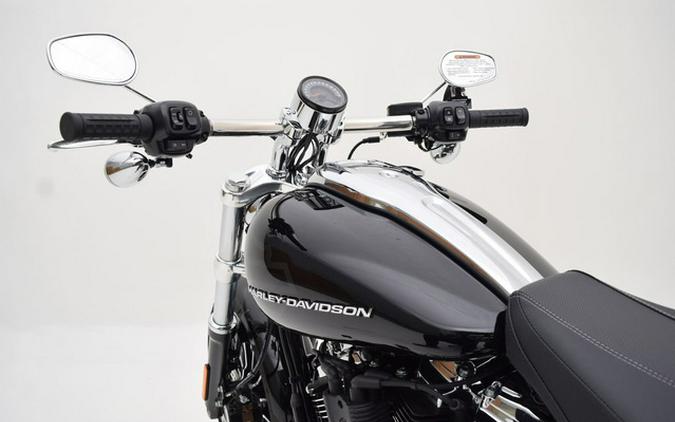 2025 Harley-Davidson Softail FXBR - Breakout