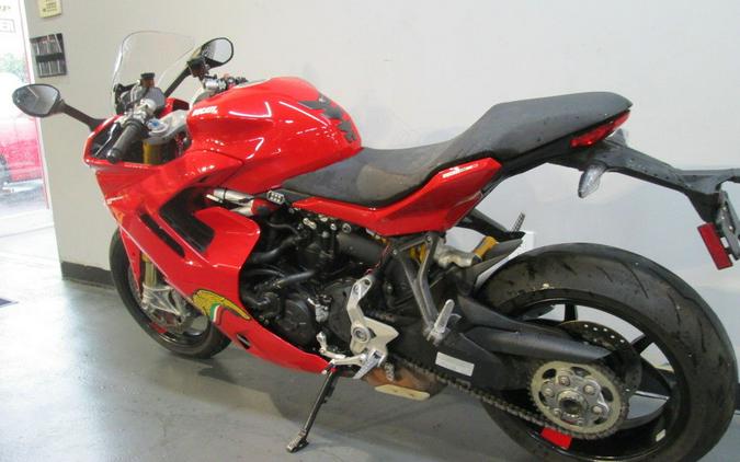 2022 Ducati SuperSport 950 S Ducati Red fairing