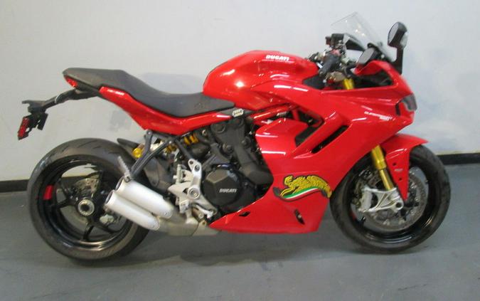 2022 Ducati SuperSport 950 S Ducati Red fairing