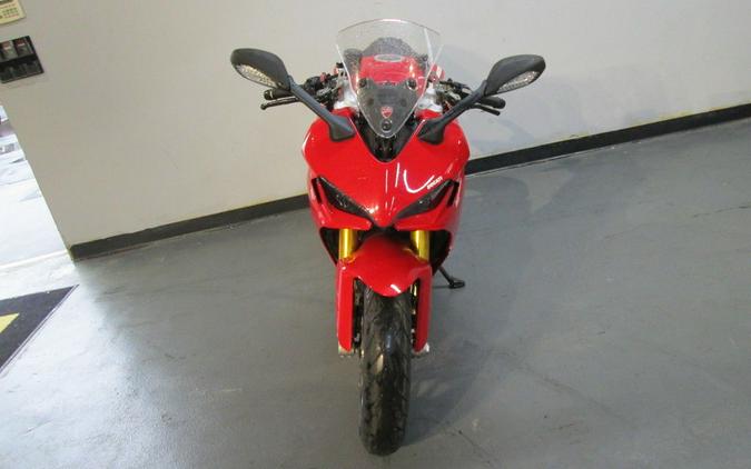 2022 Ducati SuperSport 950 S Ducati Red fairing