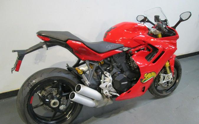 2022 Ducati SuperSport 950 S Ducati Red fairing