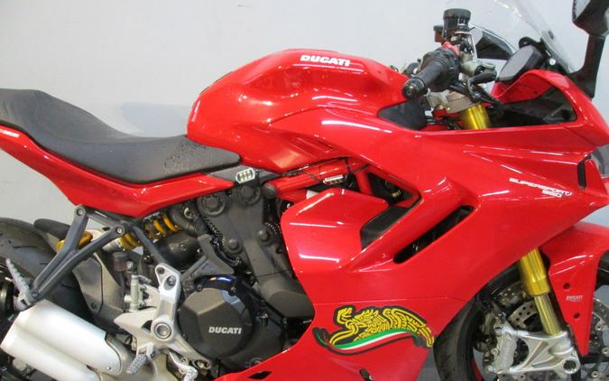 2022 Ducati SuperSport 950 S Ducati Red fairing