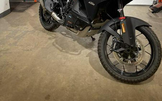 2022 KTM Super Adventure 1290 S - Orange / Black