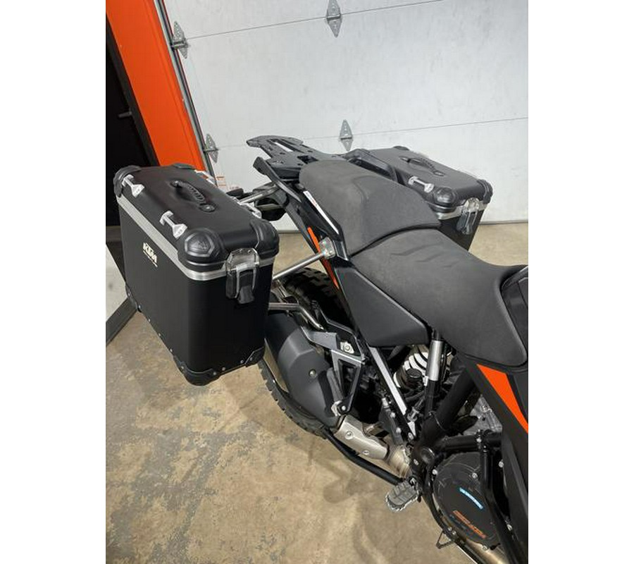 2022 KTM Super Adventure 1290 S - Orange / Black