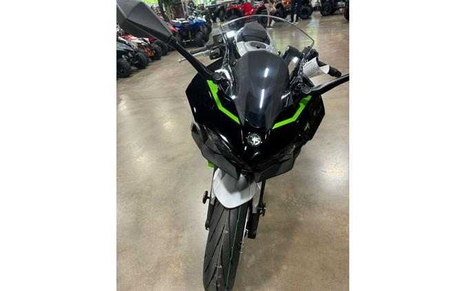 2024 Kawasaki Ninja® 7 Hybrid ABS