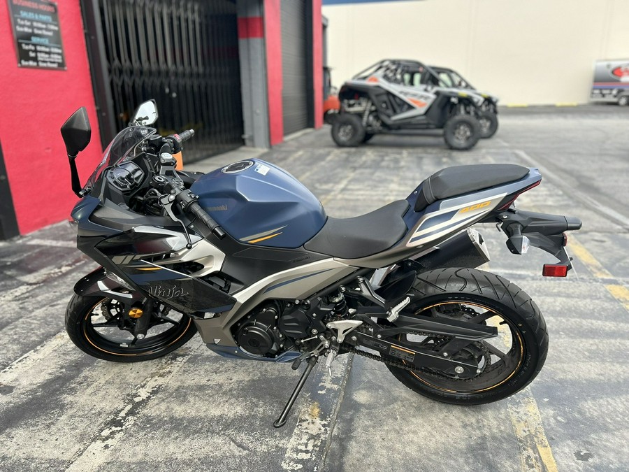 2023 Kawasaki NINJA 400 ABS