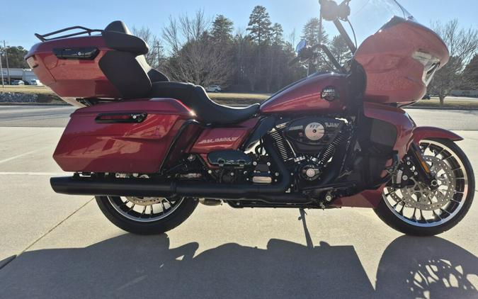 2026 Harley-Davidson® Road Glide Limited Brilliant Red Black Trim