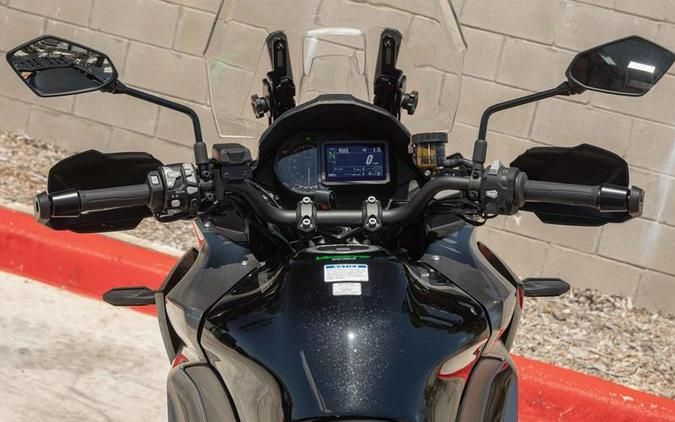 2025 Kawasaki Versys® 1100 SE LT ABS