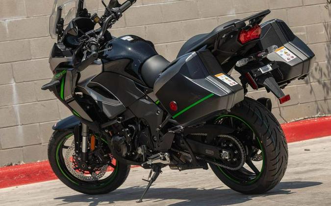 2025 Kawasaki Versys® 1100 SE LT ABS