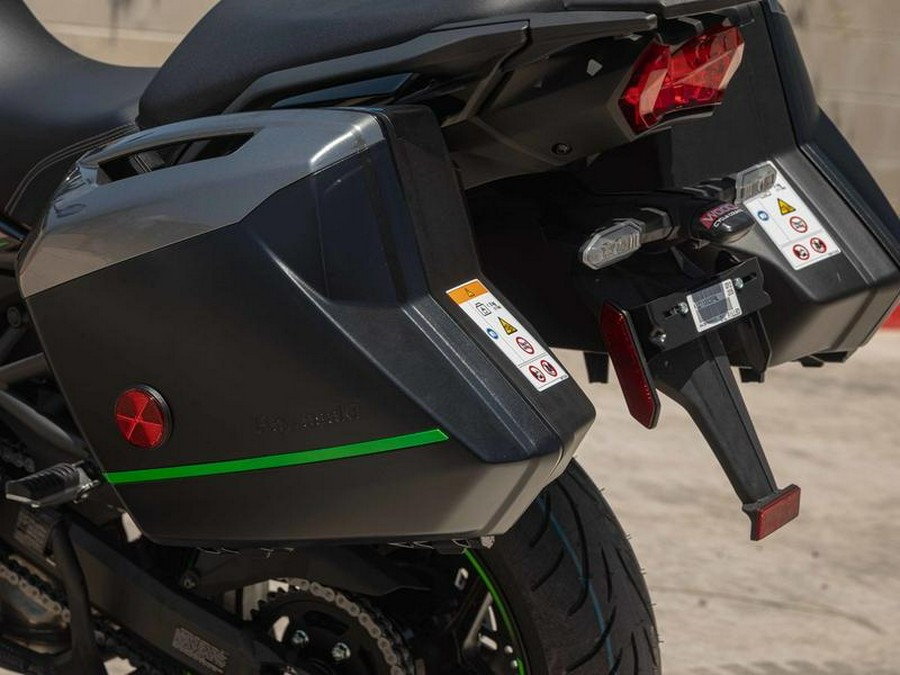 2025 Kawasaki Versys® 1100 SE LT ABS