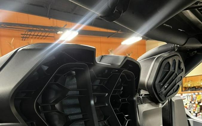 2026 Can-Am Maverick R X rc With SMART-SHOX