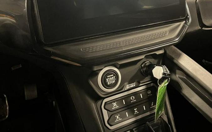 2026 Can-Am Maverick R X rc With SMART-SHOX