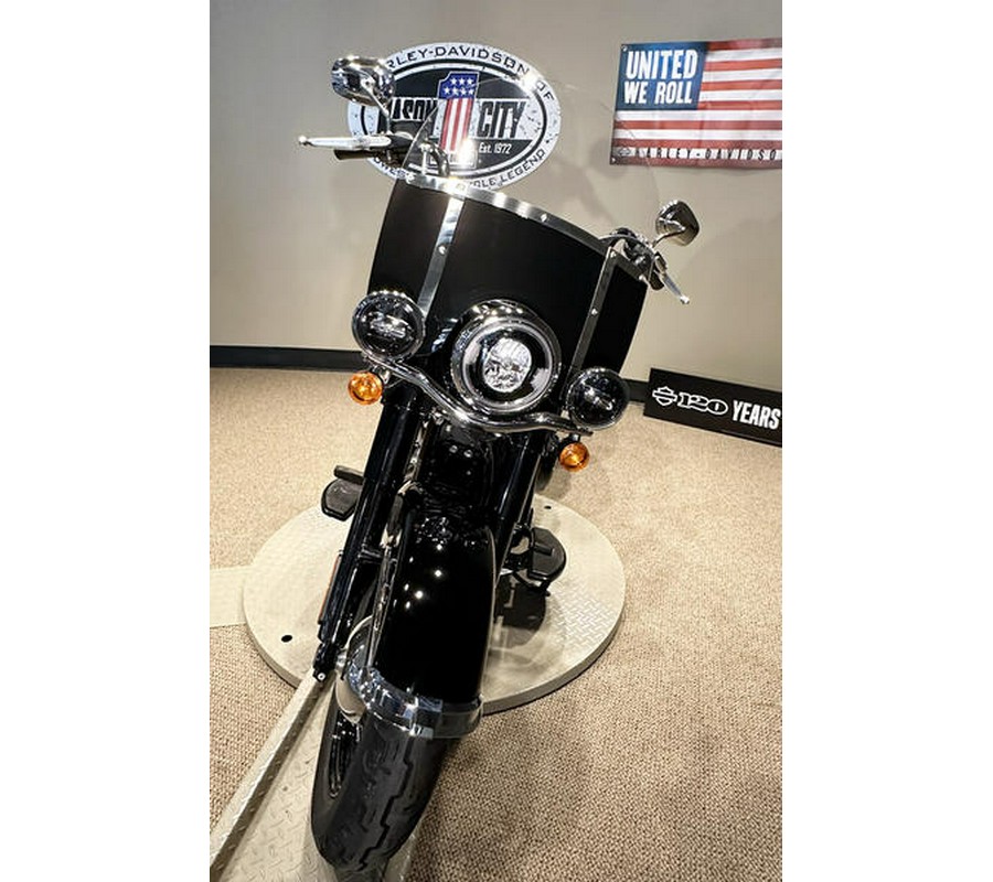 2018 Harley-Davidson® FLHC - Softail® Heritage Classic