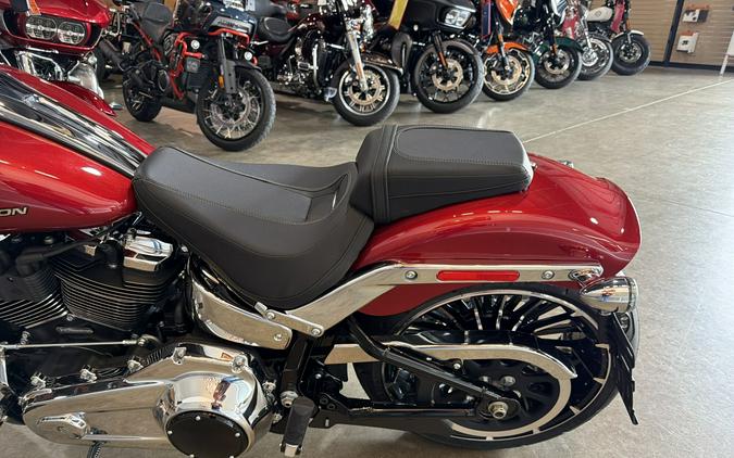 Harley-Davidson® Breakout™ 2025