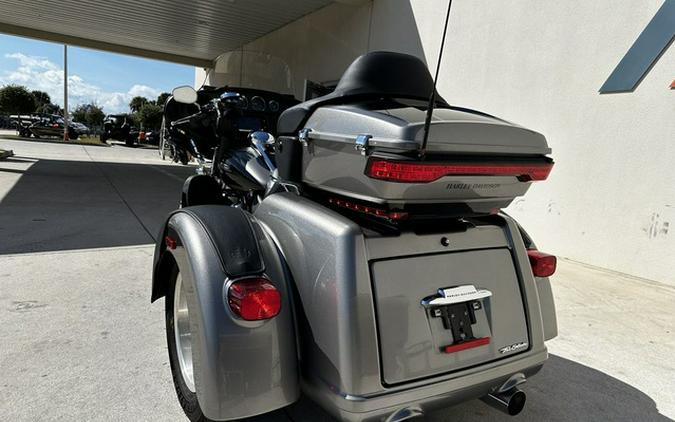 2017 Harley-Davidson Trike FLHTCUTG - Tri Glide Ultra
