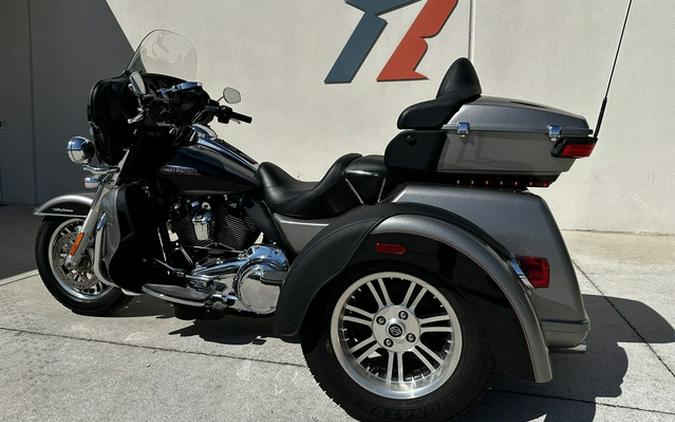 2017 Harley-Davidson Trike FLHTCUTG - Tri Glide Ultra